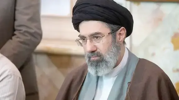 4 عکس از مجتبی خامنه ای ( فرزند دوم رهبر شهید ) در جنگ 8 سال دفاع مقدس