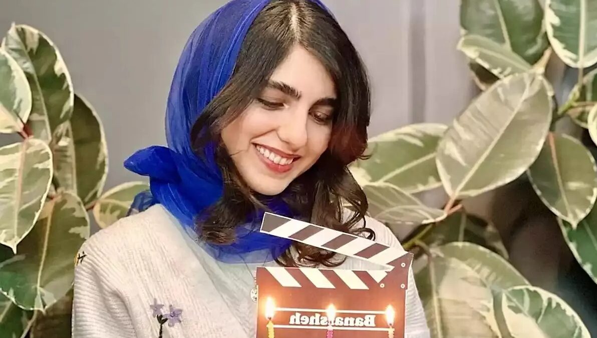 بنفشه ریاضی با چادر گلگلی عجیب خبرساز شد!