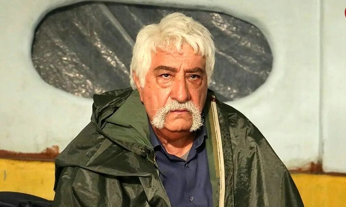 داریوش ارجمند تغییر چهره داد؛ آقای بازیگر با موی بلند و رنگی قابل شناسایی نیست - تصویر شاخص