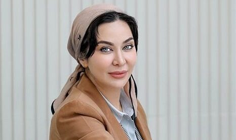 عکس| فقیهه سلطانی با استایل صورتی عمو فیروز شد؛ خانم بازیگر را دیده‌اید؟ - تصویر شاخص