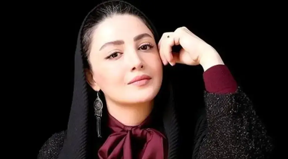 عکس| سفر در زمان؛ اشکهای شیلا خداداد و همسرش در مراسم ختم مرتضی پاشایی؛ 1393
