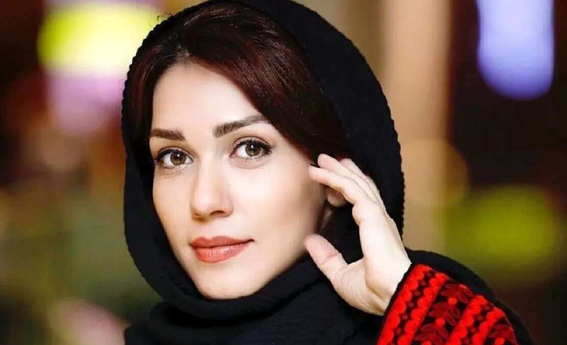 عکس| مدل پوشیدن شال شهرزاد کمال زاده بازیگر و مدلینگ ایرانی ترند نوروز شد!