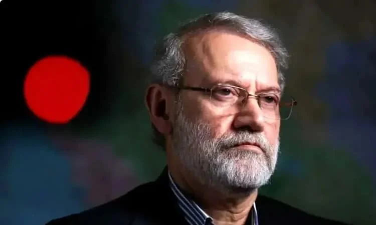 عکس| سفر علی لاریجانی در جوانی با فرزندان به مازندران
