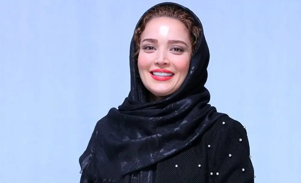استایل چهارخونه ای بهنوش طباطبایی روی فرش قرمز؛ خانم بازیگر بازهم درخشید - تصویر شاخص