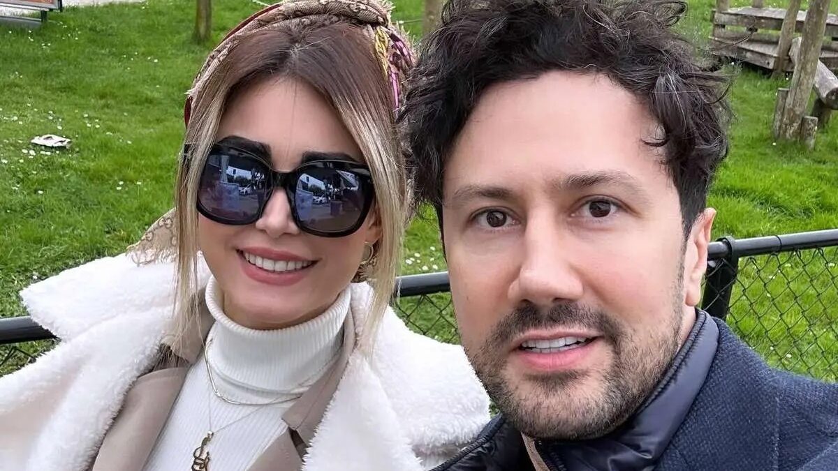 سلفی جذاب شاهرخ استخری و خواهر نقاشش؛ چقدر به هم شباهت دارند