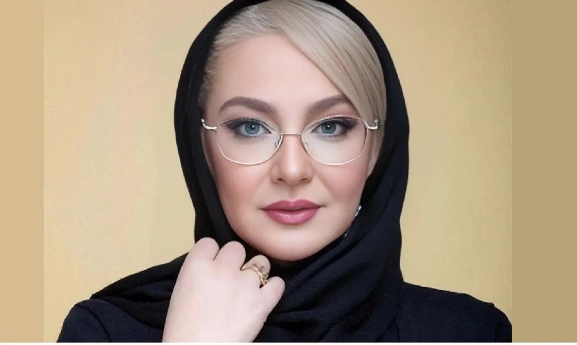 لاله صبوری در دوران کودکی و در کنار خواهر و برادرش؛ دهه 40 - تصویر شاخص