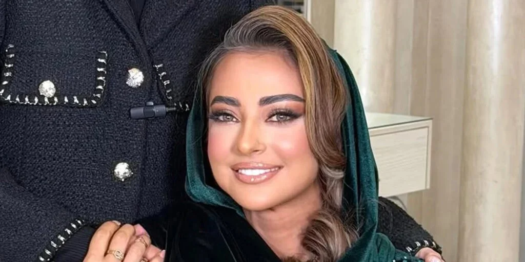 تغییر چهره باورنکردنی نفیسه روشن با لباس عروس؛ تاج متفاوت خانم بازیگر - تصویر شاخص