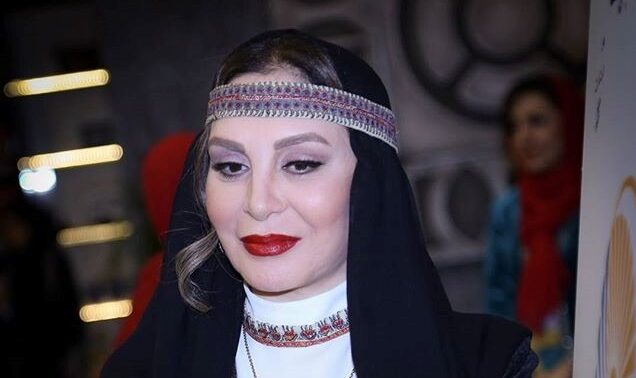 افسانه بایگان با چادر در 33 سالگی کنار جمشید مشایخی؛ شبیه 20 ساله‌هاست - تصویر شاخص