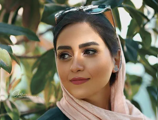 بیوگرافی و حواشی زندگی ساره رشیدی( بازیگر نقش پریا در سریال بهار شیراز) و همسرش