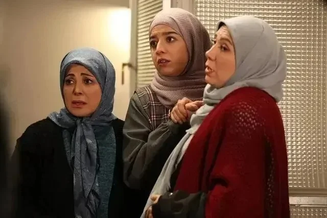 نقد سریال جذاب اسباب زحمت + معرفی بازیگران معروف - تصویر شاخص