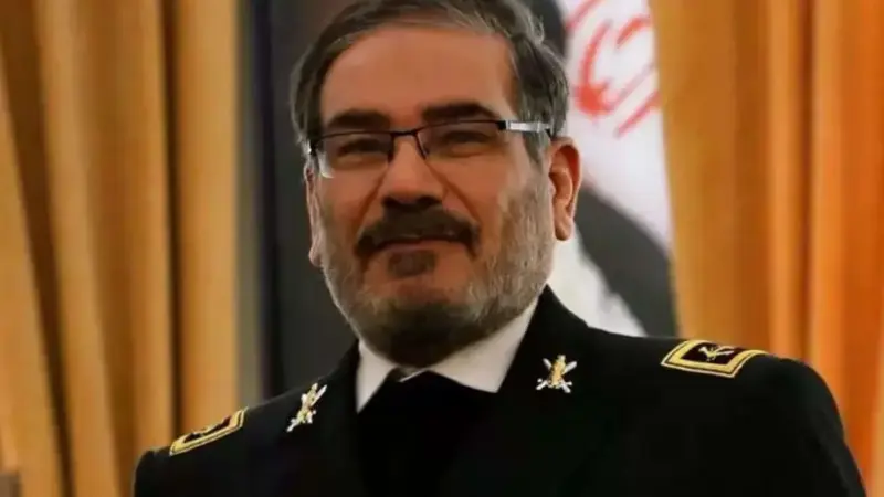 عکس| سفر در زمان؛ تصویری از «سردار سلیمانی و علی شمخانی» در اوج جوانی / دهۀ 60