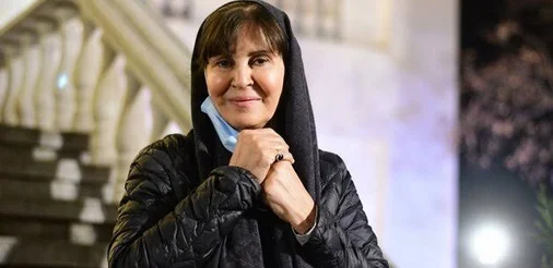 عکس| سفر در زمان ؛ گلچهره سجادیه با استایل محلی در 37 سالگی