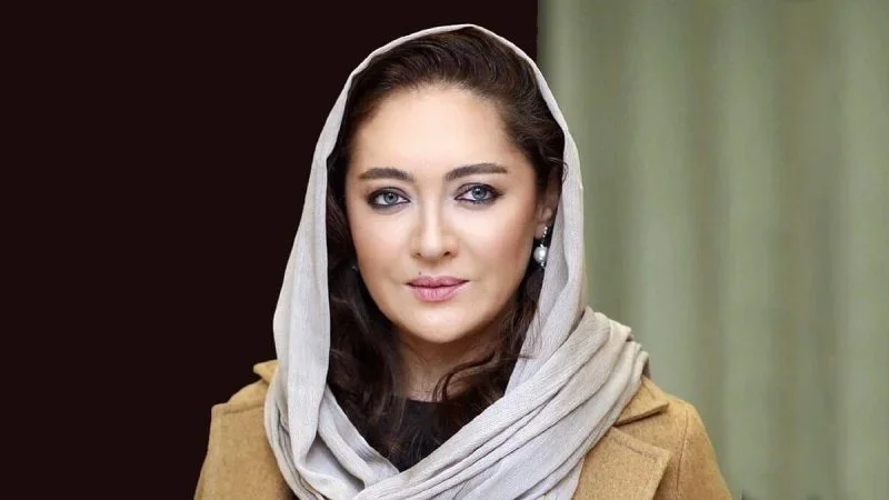 سفر زمان| تیپ و چهرۀ «نیکی کریمی» در پشت‌صحنۀ «شیفت شب»