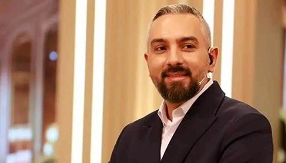 مجید یحیایی مجری برنامه صبحانه ایرانی در یک مکان مذهبی؛ تغییر چهره دیدنی