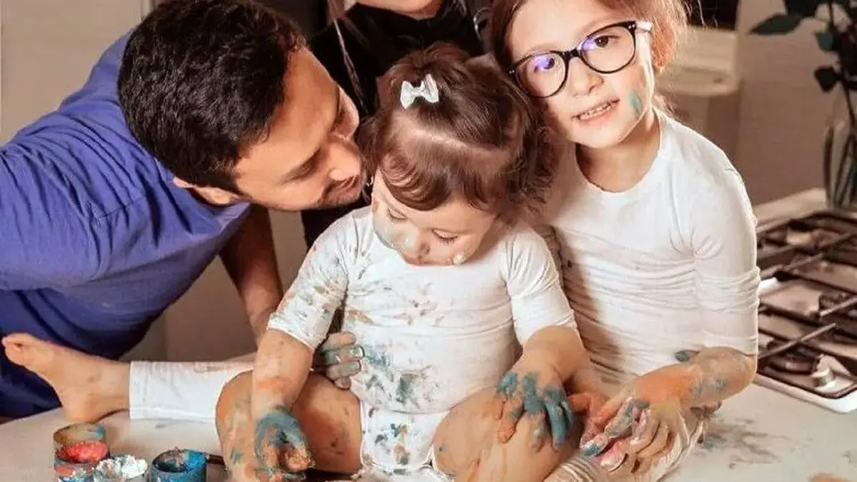 عکس| استایل جذاب شاهرخ استخری و دختر بزرگش پناه