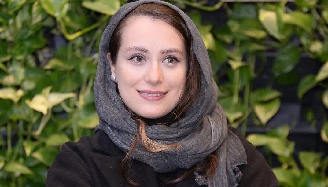 عکس‌ها| شباهت باورنکردنی گلنوش قهرمانی و هازل کایا؛ شبیه خواهرای دوقلو می‌مونن - تصویر شاخص