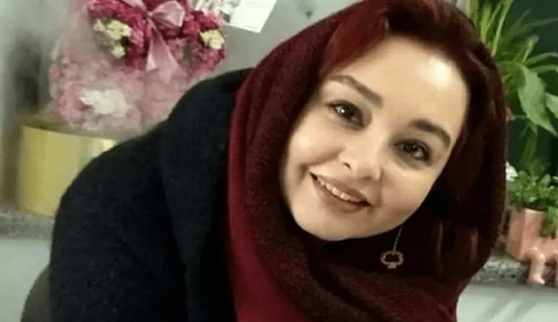 ماهایا پطروسیان 31 ساله در کنار فریبرز عرب نیا؛ دهۀ 70