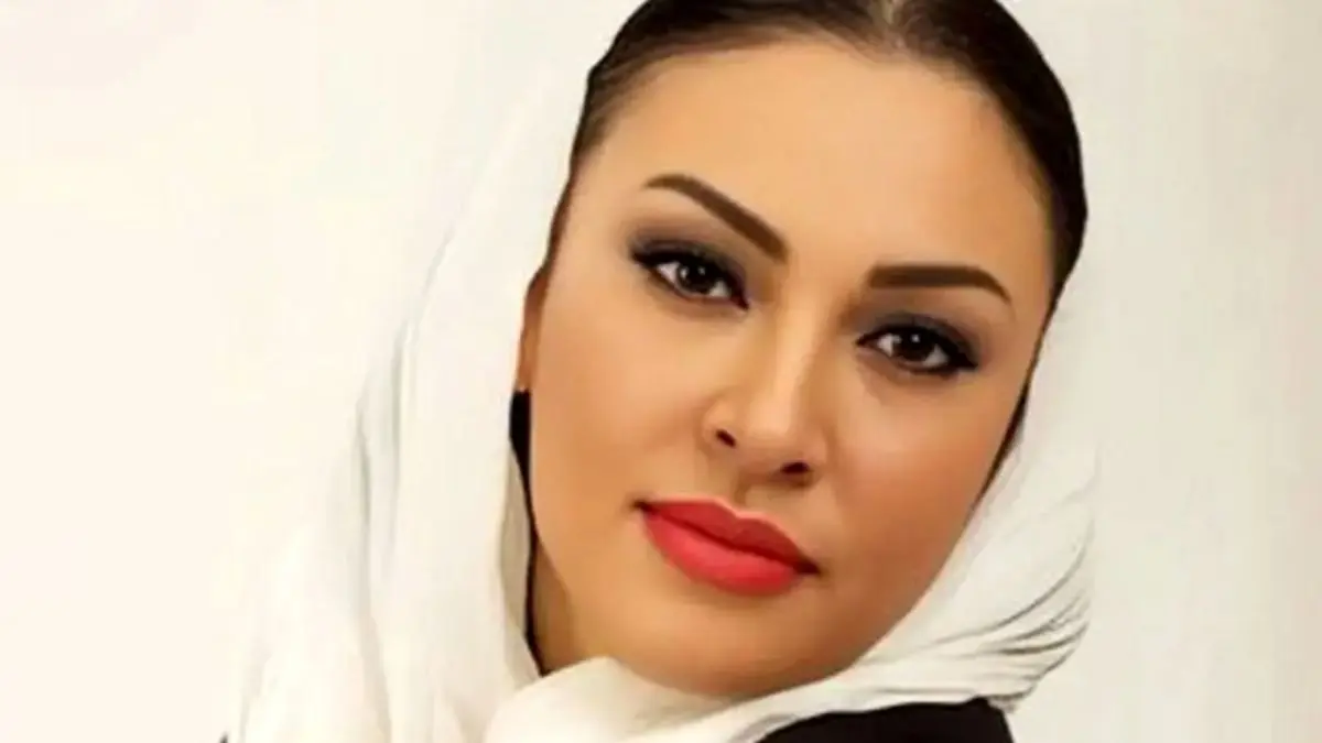 عکس| سفر در زمان ؛ زیبا بروفه با کلاه خود و زره؛ 24 سال قبل
