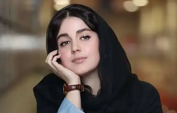 چهرۀ بدون عمل «افسانه پاکرو» در 26 سالگی؛ چقدر عوض شده - تصویر شاخص