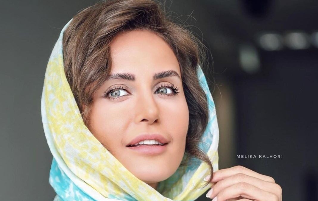الناز شاکردوست با چهره بدون آرایش و چادر گلدار جلب توجه کرد!