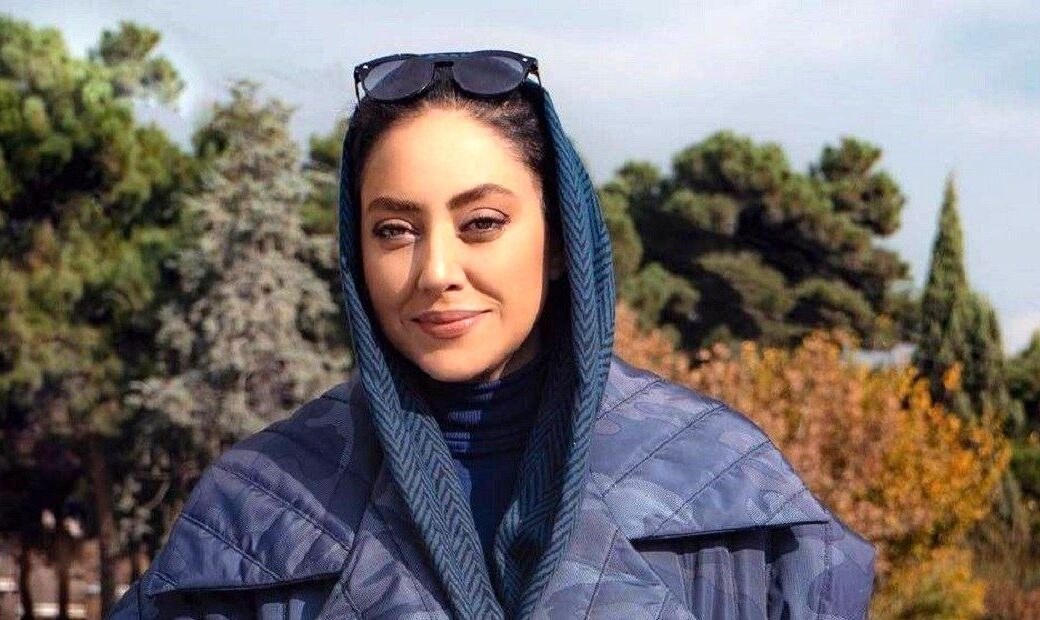 استایل جوان‌پسند بهاره کیان افشار در تولد 42 سالگی‌اش؛ کیک مینیمال خانم بازیگر - تصویر شاخص