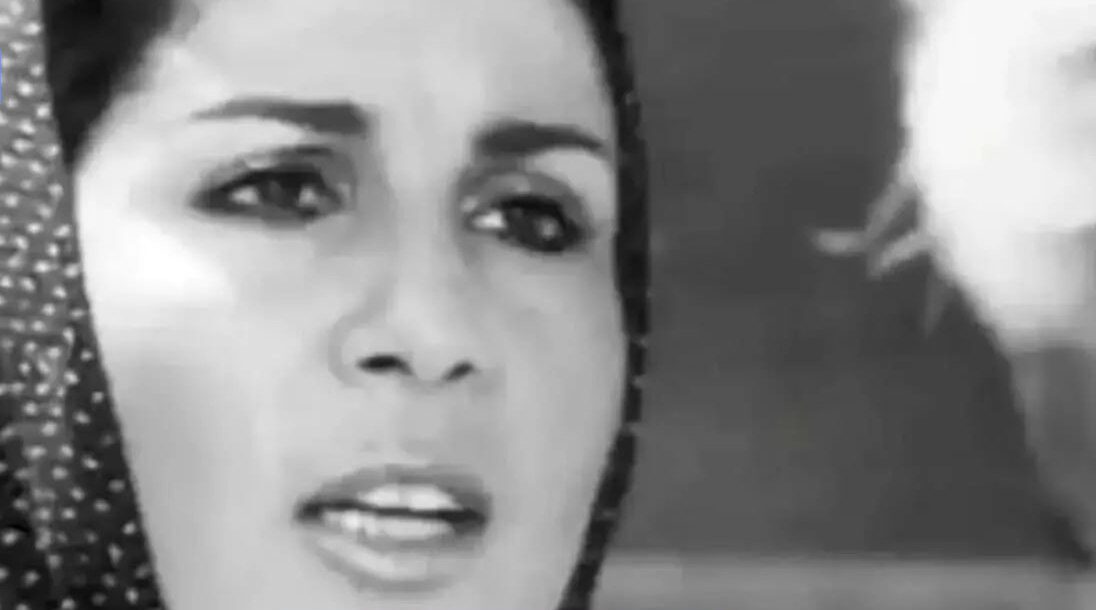 عکس| چهره دلبر «فریبا خاتمی» در ۳۲ سالگی و در کنار ناصر ملک مطیعی سال ۱۳۵۴ - تصویر شاخص