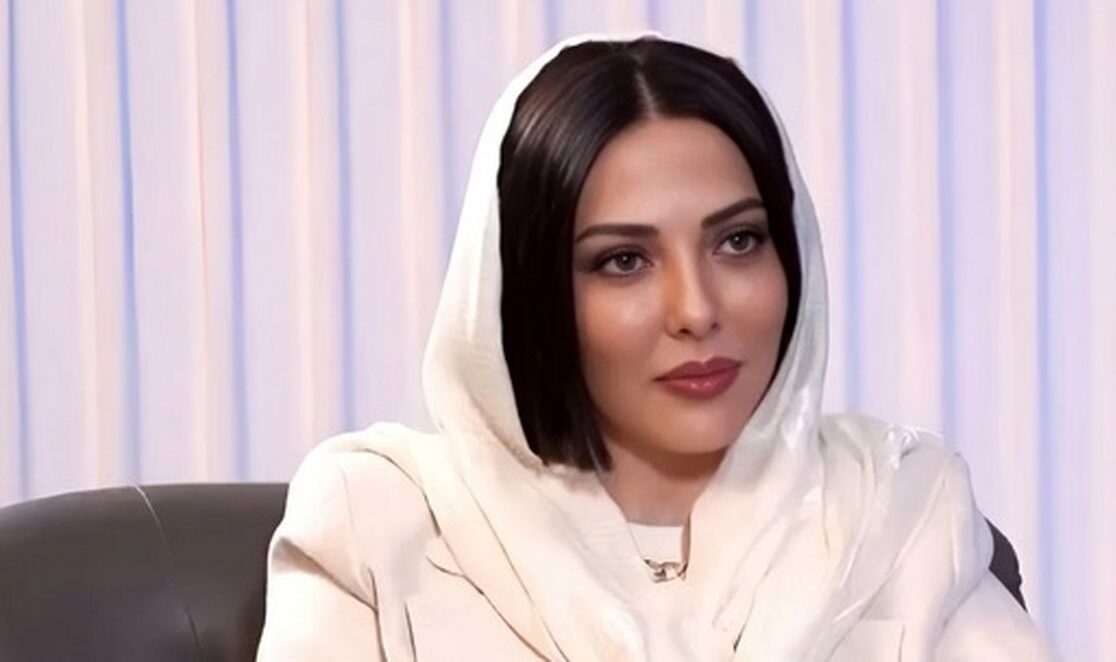 لیلا اوتادی با استایل متفاوت وسط خیابان و کنار دوستش سوژه شد - تصویر شاخص