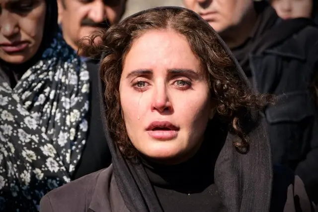 استایل خاص الناز شاکردوست حسابی سوژه شد/ خانم بازیگر جواهرات گران بهایش را به رخ کشید