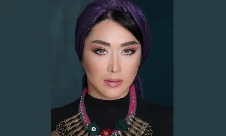 سفر زمان| چهرۀ «سارا منجزی پور» در پشت‌صحنه سریال «نفس شیرین»؛ سال 96 - تصویر شاخص