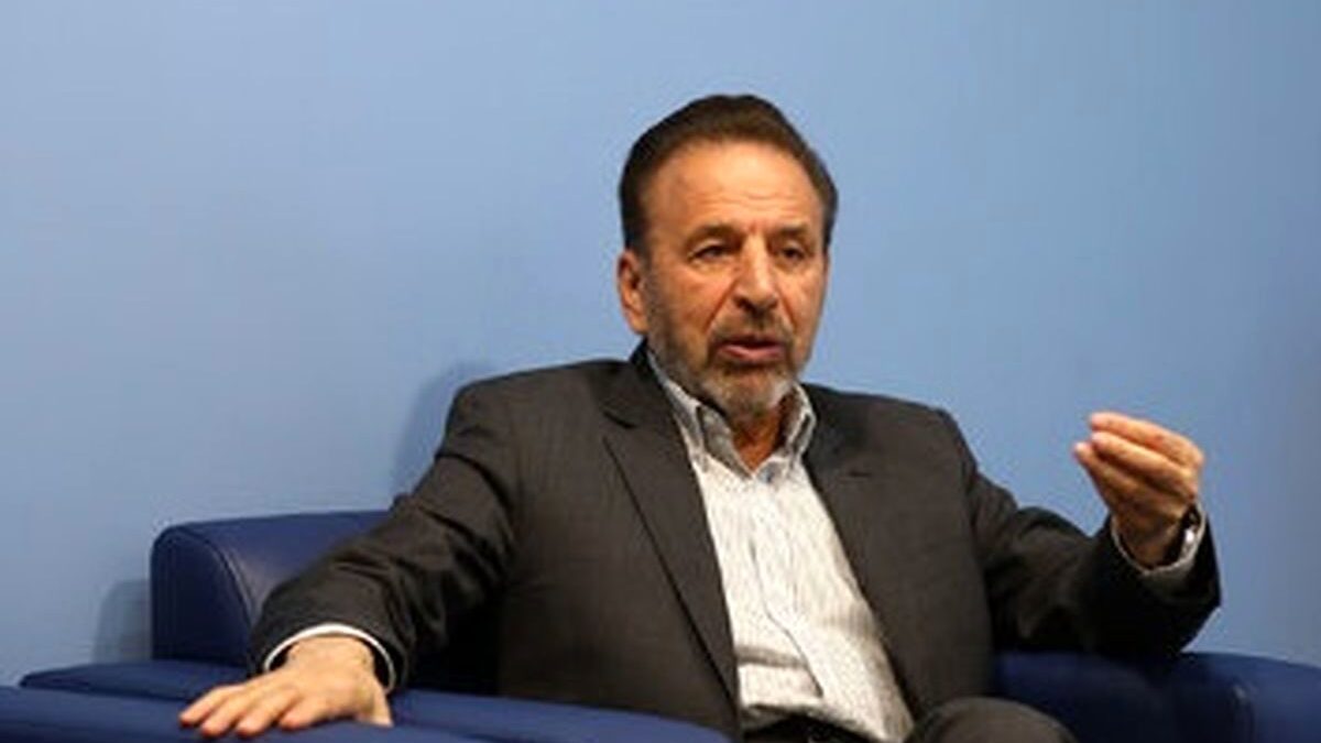 هشدار واعظی درباره پیامدهای تداوم قطع اینترنت / اینستاگرام و تلگرام ذاتاً تهدید محسوب نمیشوند
