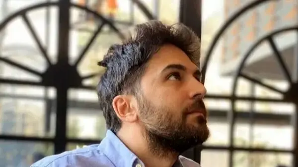 عکس |نگاهی به چیدمان جذاب خانه پاشا رستمی( بازیگر سریال لحظه گرگ و میش) و همسر ستاره پسیانی با چیدمان خوشرنگ و حیاط - تصویر شاخص