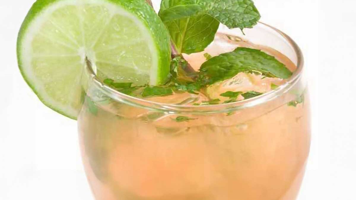طرز تهیه موهیتوی خانگی «خفن»؛ طعمی شبیه کافی‌شاپ در خانه!
