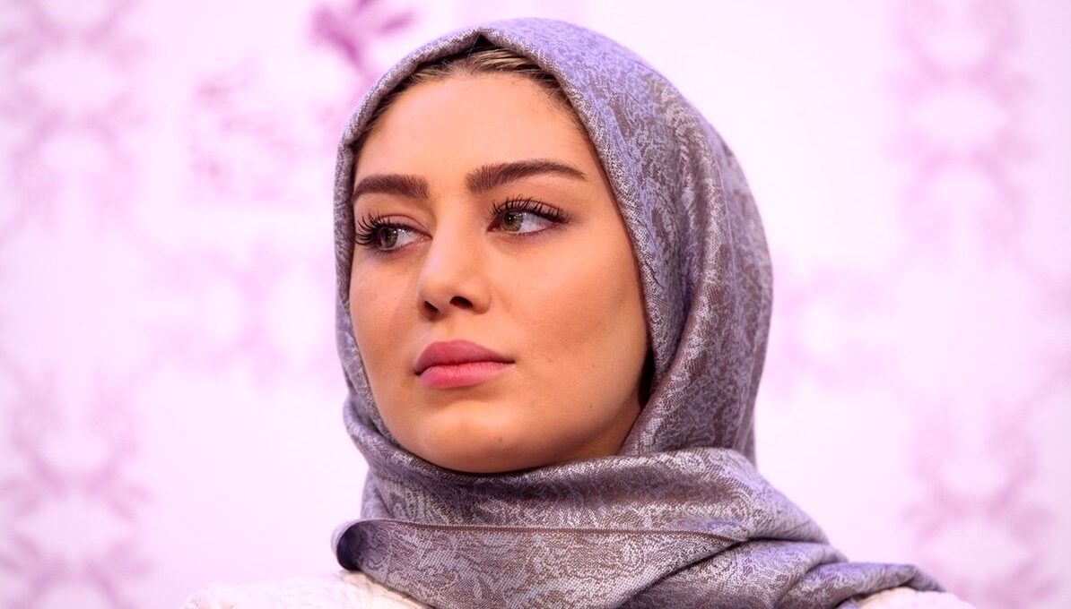 سحر قریشی با گریم عجیب در راس توجه؛ خال کنار لبش چقدر بهش میاد - تصویر شاخص