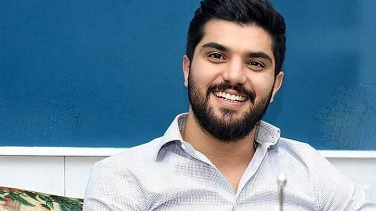 عکس | مادر سینا مهراد(مجری برنامه کاپیتان) را دیده اید؟/ چه مادر جوانی دارد