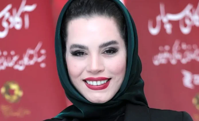 عکس| سفر در زمان؛ ملیکا شریفی‌نیا دوران خردسالی در آغوش آزیتا حاجیان/ از کودکی کیوت بود - تصویر شاخص