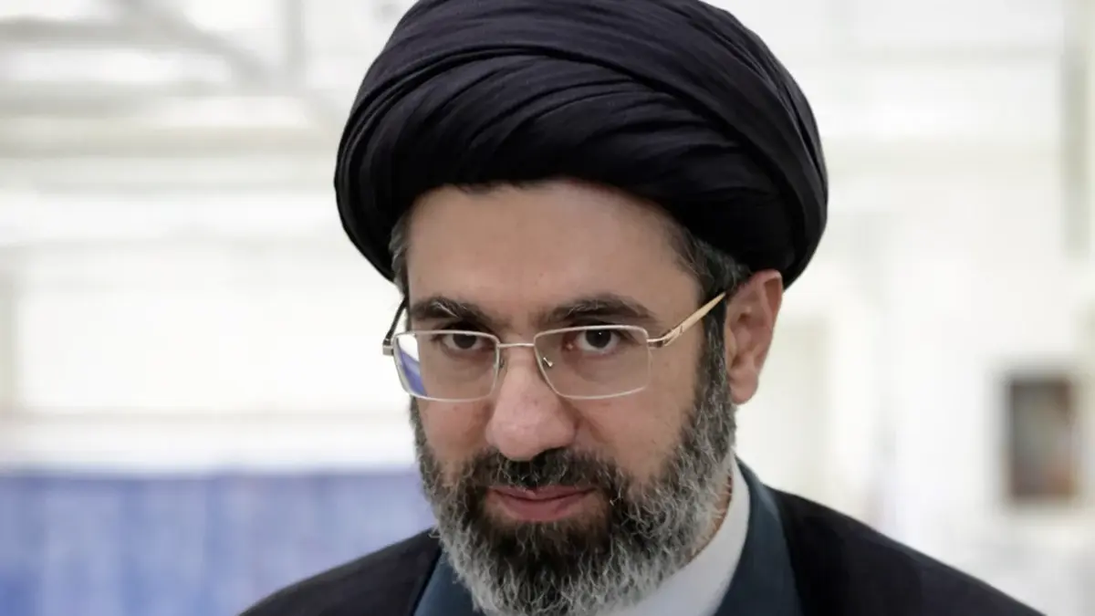 رهبر انقلاب را در دوران جوانی دیده‌اید؟ + عکس