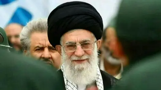 عکس| عیادت مهران رجبی کمدین معروف ایرانی از رهبری انقلاب باعث خنده ایشان شد - تصویر شاخص