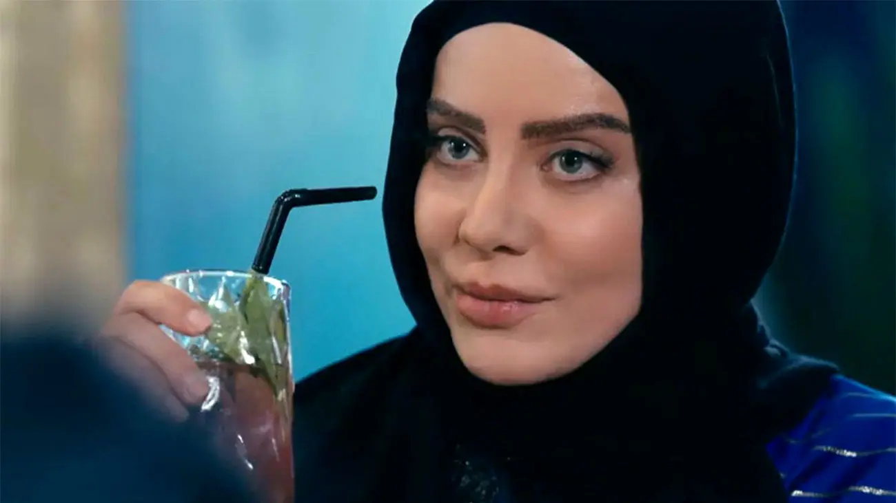 تصاویر| نگاهی به چیدمان فوق مجلل با دکوربندی رنگارنگ چوبی خانه درندشت شراره رخام بازیگر سریال ناریا - تصویر شاخص