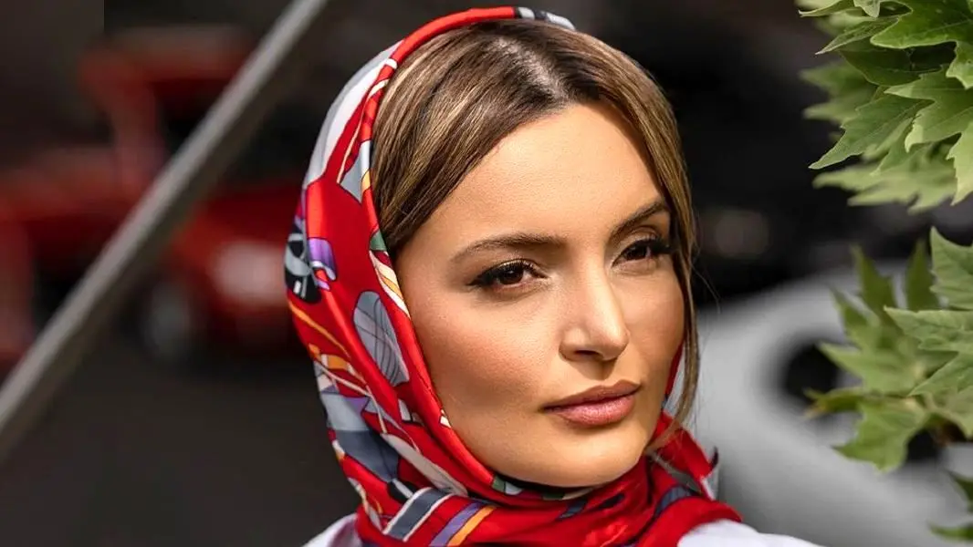 بیتا بازیگر آوای باران تغییر چهره داد؛ نیلوفر پارسا و همسرش - تصویر شاخص