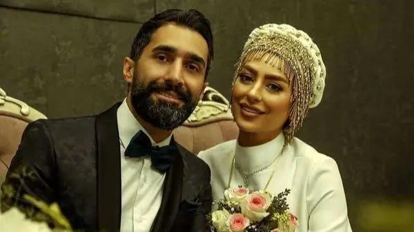عکس|سفره عقد مجلل و ایرانی پسند هادی کاظمی و همسرش سمانه پاکدل/ حلقه های ازدواج اعیانی و پر از جواهر این دو را دیده اید؟