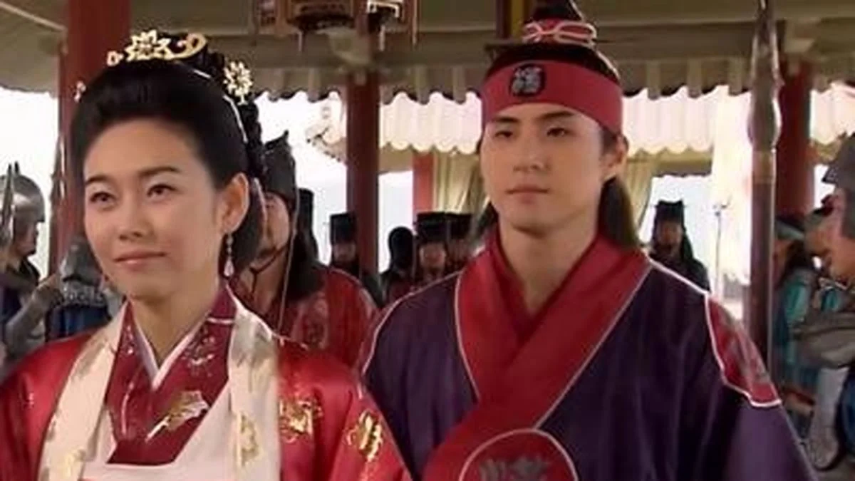 عکس| سفر در زمان؛ «سولان، همسر تسو» 20 سال بعد از سریال جومونگ در کنار مادرش - تصویر شاخص