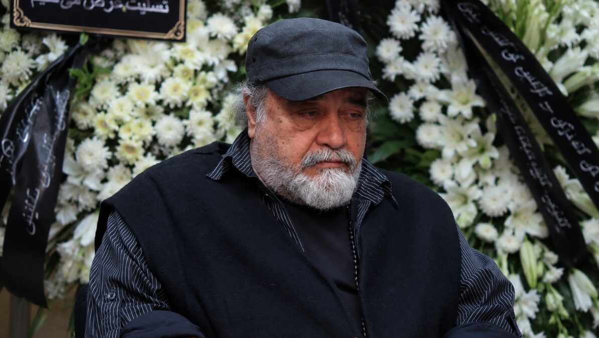 چه کسی درمراسم یادبود مادر شریفینیا حضور نداشت؟ غیبت جنجالی خبرساز شد