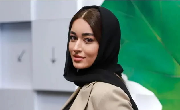 شیک‌ترین استایل های مه لقا مینوش زاد بازیگر بی عاطفه + عکس - تصویر شاخص
