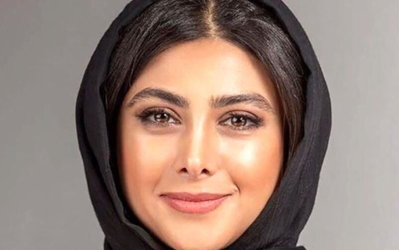 عکس| استایل متفاوت آزاده صمدی با خودروی لوکسش حسابی سر و صدا به پا کرد