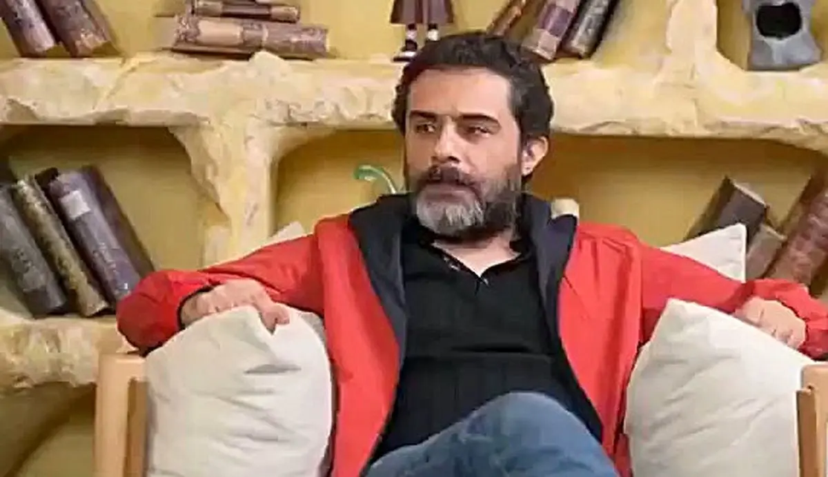 وحید رهبانی با تیپ متفاوت در کنار مهدی پاکدل/ «دکتر پارسا» کلینیک رویا قابل شناسایی نیست - تصویر شاخص