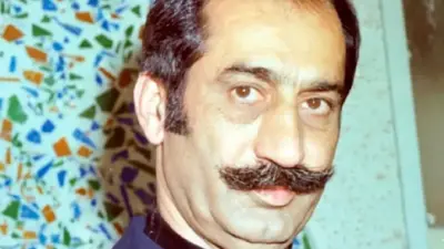 تصویر نادر و دیده‌نشده داریوش فروهر در میدان بهارستان سال ۱۳۲۹ که شما را به تهران قدیم می‌برد! - تصویر شاخص