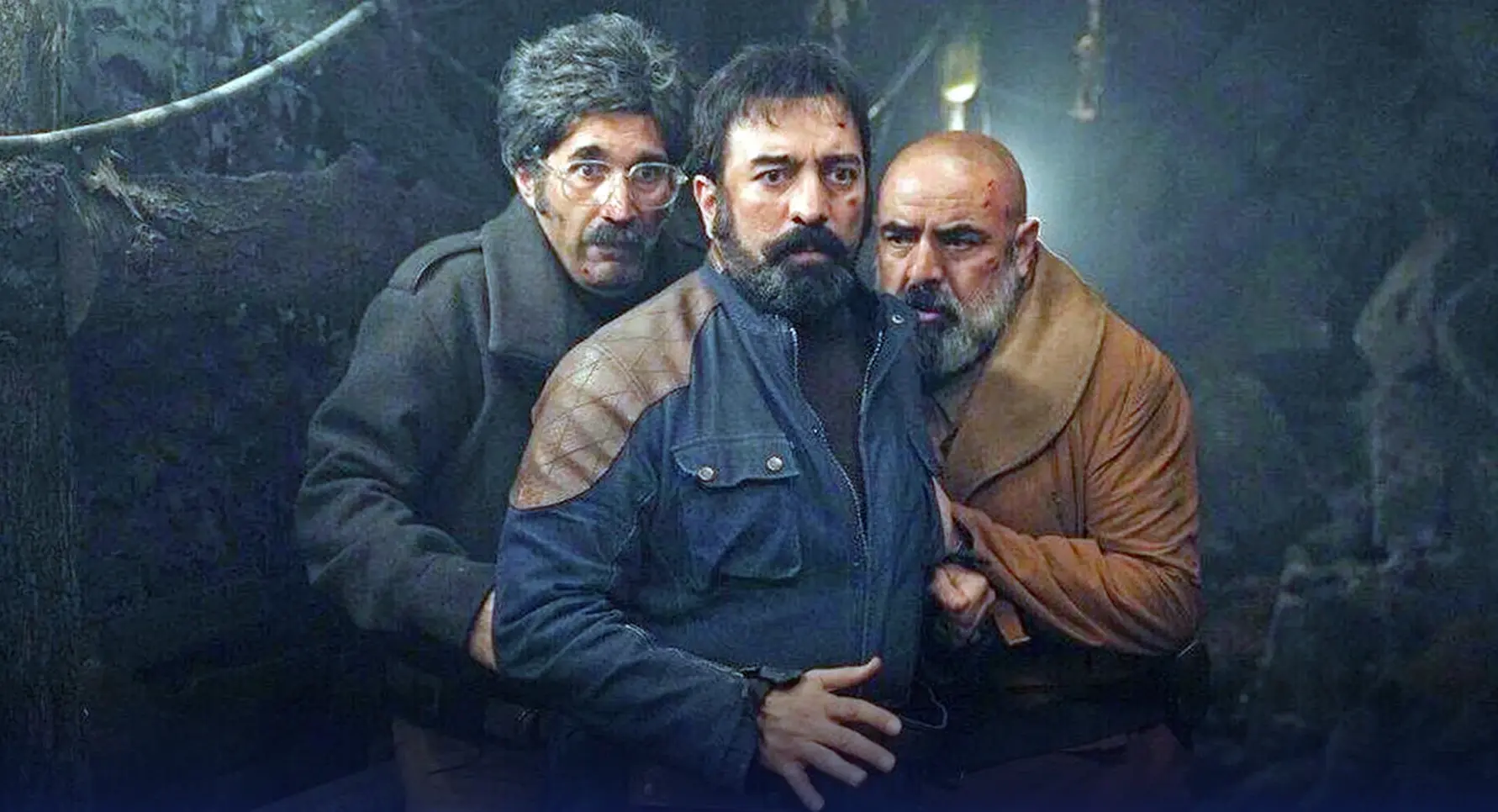 همه چیز درباره فیلم تاکسیدرمی؛ وقتی شکارچی خودش گرفتار ژست زندگی مردگان شد! - تصویر شاخص