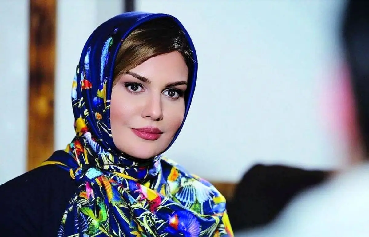 عکس دیده نشده از رز رضوی در حال پخت نذری ویژه امام حسین/ خانم بازیگر زیبا همه را شگفت‌زده کرد! - تصویر شاخص
