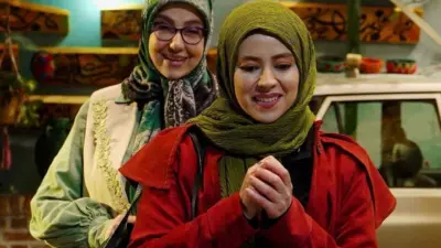 عکس| گوهر و رویا با استایل پزشکی در پشت صحنه سریال کلینیک رویا - تصویر شاخص