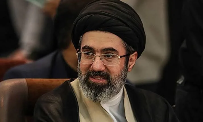 عکسی نادر از قالیباف در کنار سیدمجتبی خامنه‌ای که تاکنون منتشر نشده بود! - تصویر شاخص